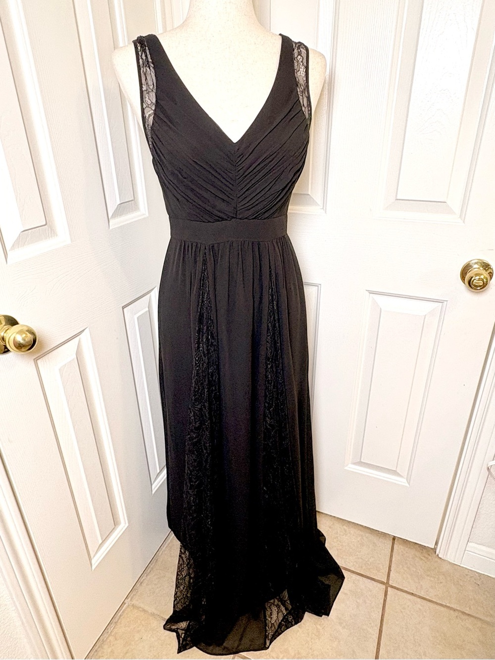 BCBGeneration Black Lace Evening Gown Formal Maxi Dress Whimsigoth Size 4